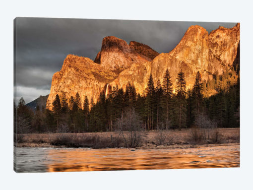 USA, California, Yosemite National Park, Bridalveil Falls at sunset I