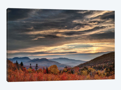 USA, New Hampshire, White Mountains, Sunrise from overlook
