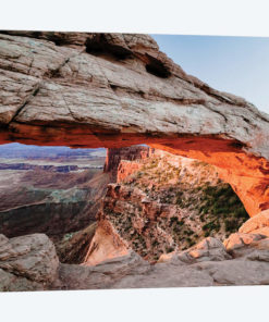 Mesa Arch on the Island in the Sky, Canyonlands National Park, Utah, USA