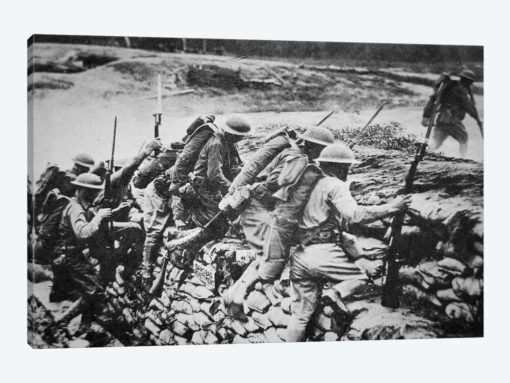 American infantry in WWI leaving their trench to advance against the Germans, 1918