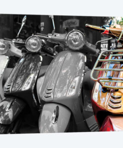 Beige Vespa, Paris